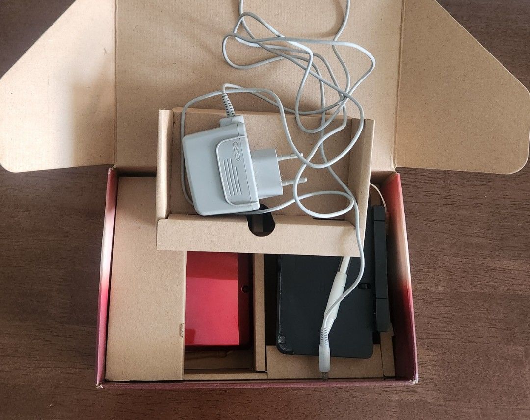 Nintendo 3DS and 2DS631080863870741121