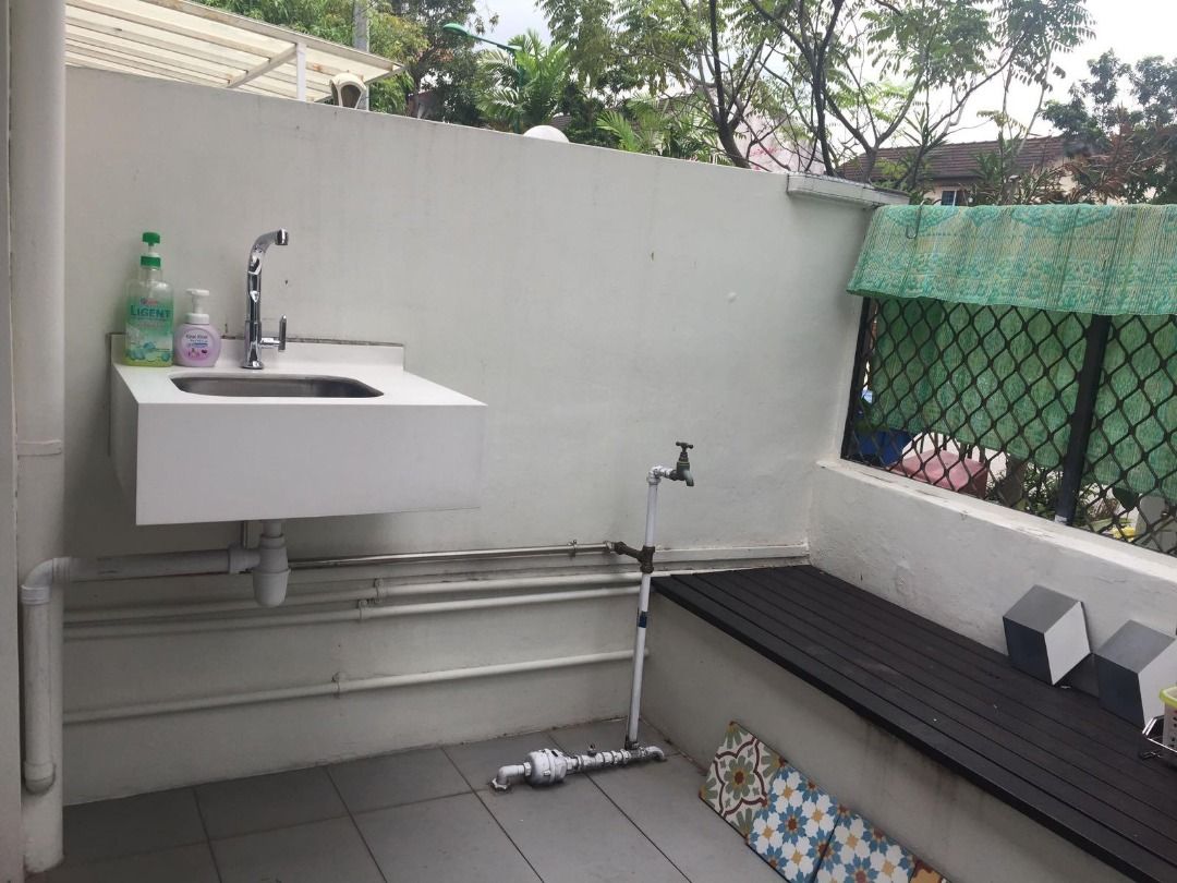 NO OWNER- air con ROOM SHARE for 1 male at Macpherson -move in 15 August 202563227756604674111