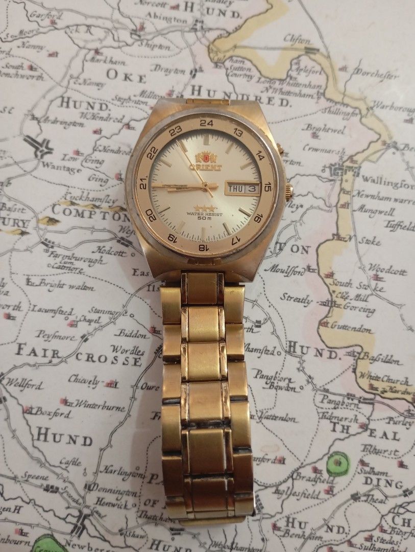 Orient automatic (Category: Men's Watches) located in Las Pinas. Submitted by quick_deals_great_finds2 (Listing ID 1381330153, Image 2). Description: Original vintage automatic 38mm medium fits wrist 7 Fully functional keeps time.
