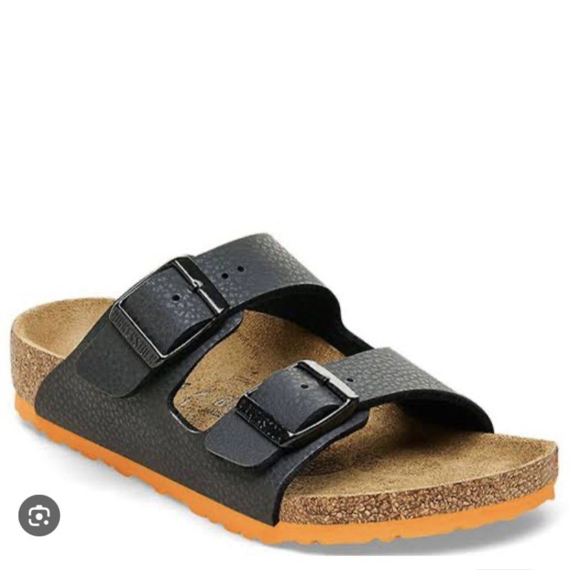 Original Birkenstock kids (Category: Babies & Kids Fashion) located in Santa Maria. Submitted by mbiancaserrano09 (Listing ID 1381303725, Image 2). Description: Original Birkenstock kids 1 - Arizona kids for boys size 33 (210mm) 3,000 2- Mogami As Kids Girls Purplefog 2,500 Monochrome size 27 (170mm).