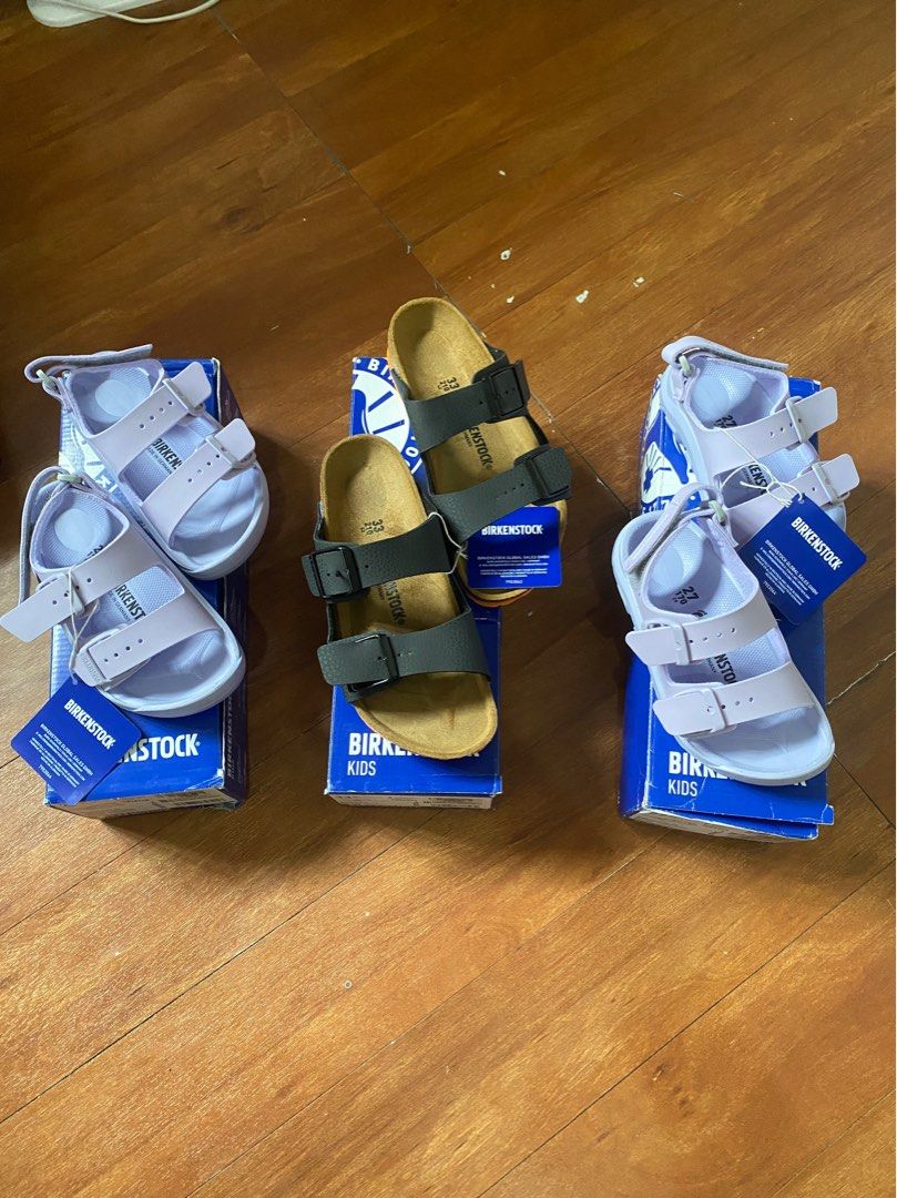 Original Birkenstock kids (Category: Babies & Kids Fashion) located in Santa Maria. Submitted by mbiancaserrano09 (Listing ID 1381303725, Image 1). Description: Original Birkenstock kids 1 - Arizona kids for boys size 33 (210mm) 3,000 2- Mogami As Kids Girls Purplefog 2,500 Monochrome size 27 (170mm).