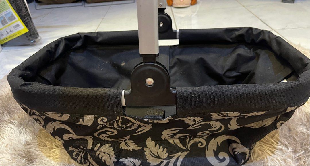 PICNIC BASKET (Category: Gift Baskets & Hampers) located in San Fernando. Submitted by japansurpluselyu (Listing ID 1381308564, Image 2). Description: 19x12x8in.