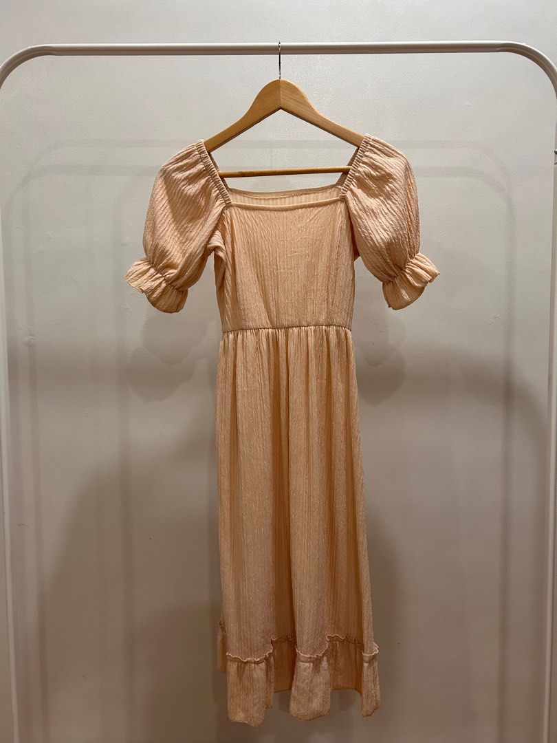Puff-Sleeved Cream Dress (Category: Dresses) located in Quezon City. Submitted by reclosets (Listing ID 1381396216, Image 1). Description: - Size: S to M - Never been worn - Bought from Tiktok Shop.