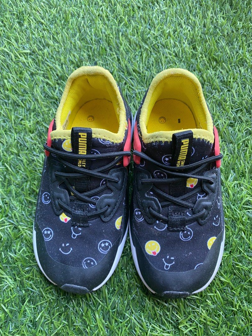 Puma Kid X Smiley (Category: Babies & Kids Fashion) located in Kuala Lumpur. Submitted by fhkms (Listing ID 1381309454, Image 2). Description: Size Kids UK 8 (3 yrs old) COD only (Bukit Jalil, Sri Petaling).