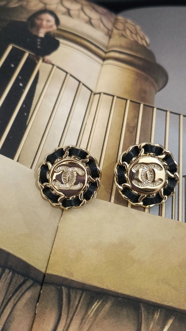 Sale Chanel Earrings (Category: Luxury Accessories) located in Paranaque City. Submitted by par18 (Listing ID 1381331693, Image 1). Description: Chanel 2025 Cruise collection. slighly deformed pin. won't affect usage ☺️ earrings only Last price🫶.