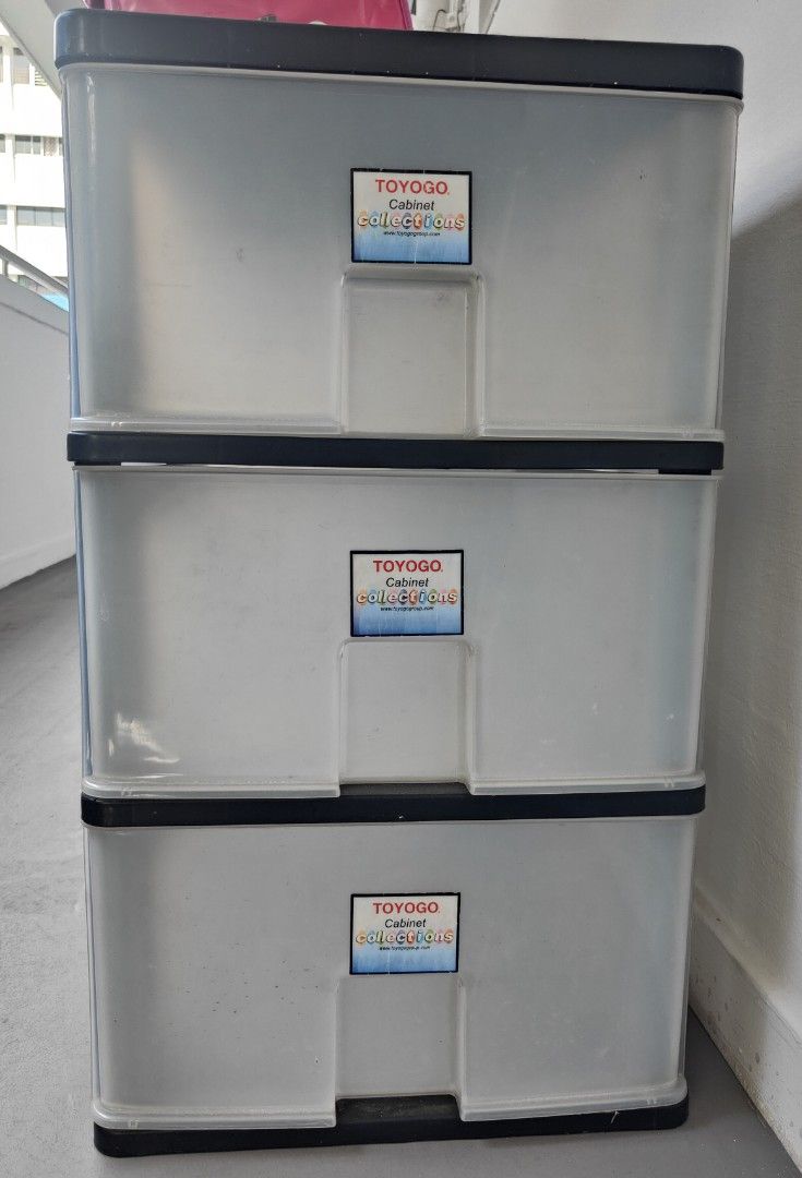 Storage boxes (Category: Everything Else) located in Singapore. Submitted by oibi88 (Listing ID 1381386560, Image 1). Description: Durable 3 layers storage box..
