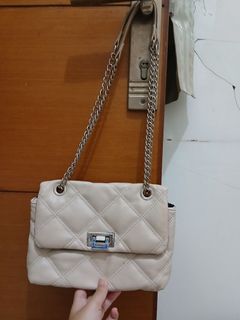 (Kategori: ) berada di . Dikirim oleh prelovedlalala11 (ID iklan 1381427021, Gambar 1). Deskripsi: .