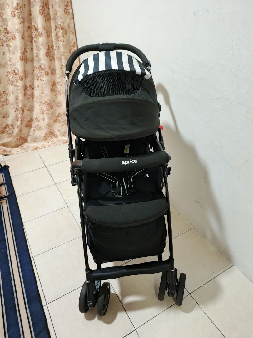 Stroller Aprica To Let Go (Category: Strollers) located in Kuala Lumpur. Submitted by intandyna945093 (Listing ID 1381390645, Image 1). Description: Stroller Aprica To Let Go Ultra lightweight 3.2kg & Compact Good for Newborn to Toddler High seat Reversible 2 way handle Full recline 5 point harness Breathable mesh seats Easy to open & fold (one click to open & close) Full Cover Canopy with window 📌 Prefer Pick up sendayan 📌Pay 👉 online transfe