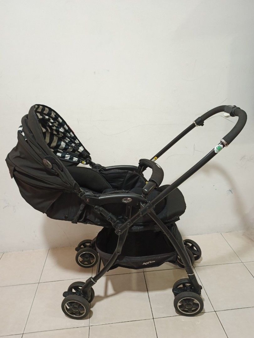 Stroller Aprica To Let Go (Category: Strollers) located in Kuala Lumpur. Submitted by intandyna945093 (Listing ID 1381390645, Image 3). Description: Stroller Aprica To Let Go Ultra lightweight 3.2kg & Compact Good for Newborn to Toddler High seat Reversible 2 way handle Full recline 5 point harness Breathable mesh seats Easy to open & fold (one click to open & close) Full Cover Canopy with window 📌 Prefer Pick up sendayan 📌Pay 👉 online transfe