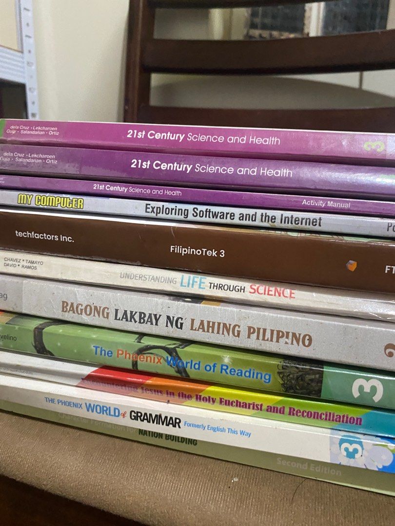 🔥TAKE ALL GRADE 3 BOOKS (Category: Children's Books) located in Taguig. Submitted by wiseshopper888 (Listing ID 1381448126, Image 2). Description: Mixed of slightly used and well used books. Take all napo🙌 Declutterring na dami na books. Di pwede sa maarte, pwede lang sa Wais Moms😊.