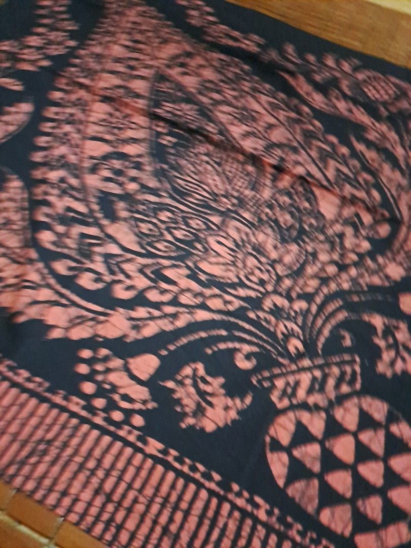 Tapalak Batik Atau wall decor 92x92, Perabotan Rumah di Carousell