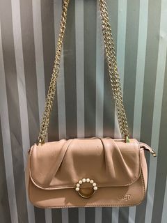 (Kategori: ) berada di . Dikirim oleh cacaarisa (ID iklan 1381426324, Gambar 1). Deskripsi: .