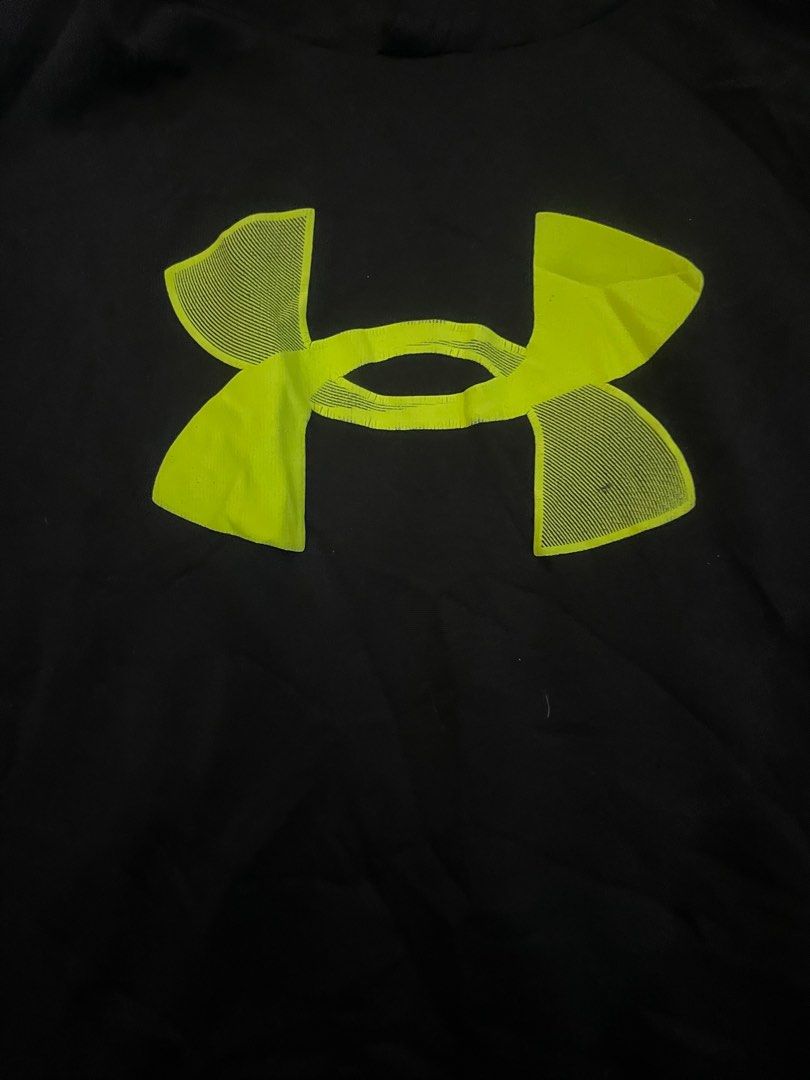 Under Armour Hoodie Black&Green (Category: Hoodies) located in Malasiqui. Submitted by dmfinds (Listing ID 1381389932, Image 2). Description: YXL on tag L: 25.5 W: 19 Excellent Condition.