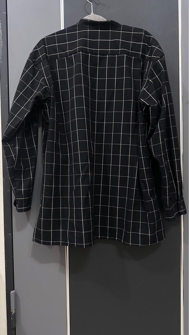 由 isaykao (刊登 ID 1381394671，圖片 2) 提交，位於 新竹縣 (Hsinchu County) 的 Uniqlo 無領長袖襯衫 (類別：襯衫)，說明：。