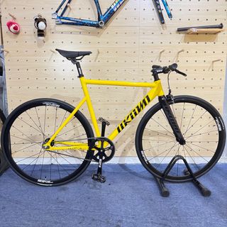 (Category: ) located in . Submitted by pro_bicycle_sg (Listing ID 1381348275, Image 1). Description: .