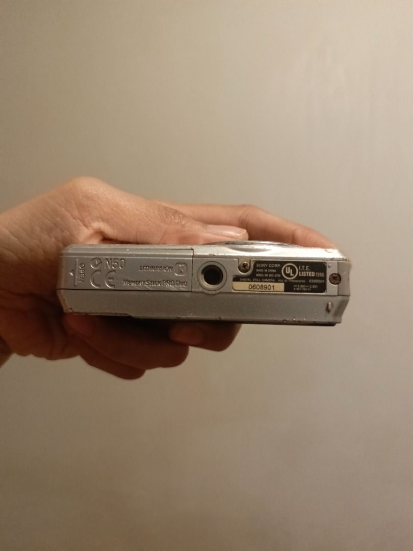 Untested Sony Cybershot DSC-T750 Digicam Camera (Category: Cameras) located in Quezon City. Submitted by pixellea2 (Listing ID 1381415349, Image 3). Description: Untested Cameras / Digicam – Sony Cybershot DSC-T750 - ₱500 only (UNTESTED – Working condition not guaranteed) RFS: Unable to find compatible batteries to test functionality. Saan galing? Nabili sa Japan surplus bidding Selling as-is – buy at your own risk! Shipping fee to be shouldered 