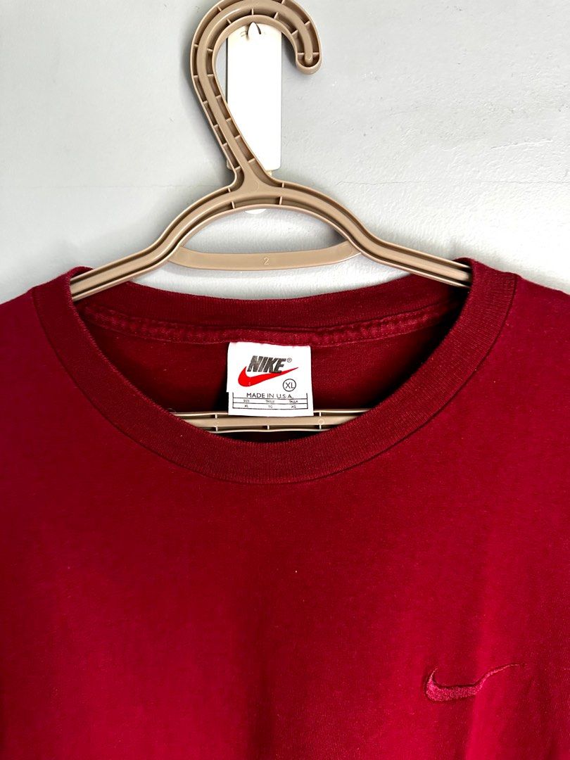 Vintage Nike Maroon Side Swoosh Tee (Category: Tshirts & Polo Shirts ) located in Pasig City. Submitted by tsunami22 (Listing ID 1381329361, Image 2). Description: Vintage Nike Maroon Side Swoosh Tee XL on Tag Dimes: 25x31 Very good 9/10 condition overall Issue: Small stain Shipping nationwide.