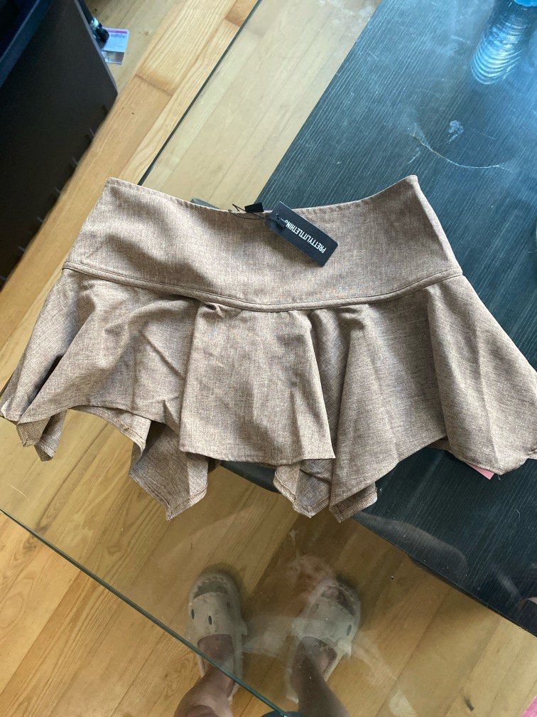 Women’s drop waist chestnut skirt from pretty little thing! Size US 4/UK 8 (Category: Clothes) located in Toronto. Submitted by springcleaningtoronto (Listing ID 1381447860, Image 2). Description: Perfect condition never worn!.