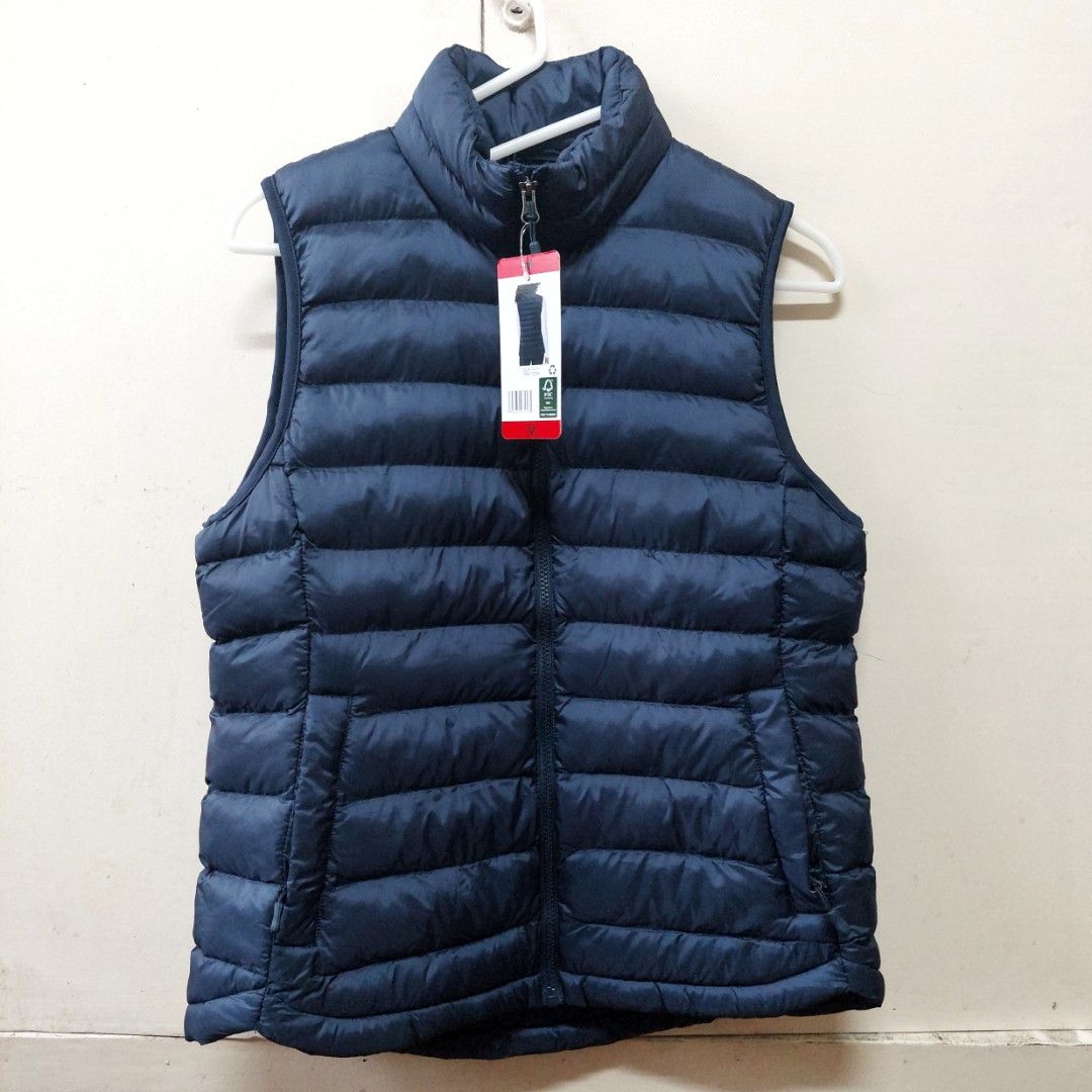 Down Vest (Category: Coats, Jackets and Outerwear) located in Manila. Submitted by igetrinidad (Listing ID 1381593721, Image 1). Description: 32 Degrees Heat (brand) Down Vest (Women's) Condition & Item Details: 💯 Brand New 📍From U.S. ● Size: Medium 🗓 Bought 2025 🔵 Color: Blue 📏 Approx. dimensions: - Body 19 in. - Length (vertical) 25 in. ● Personal belonging 🏷 With tag RFS (reason for selling): This is supposed to be for my mom but it does