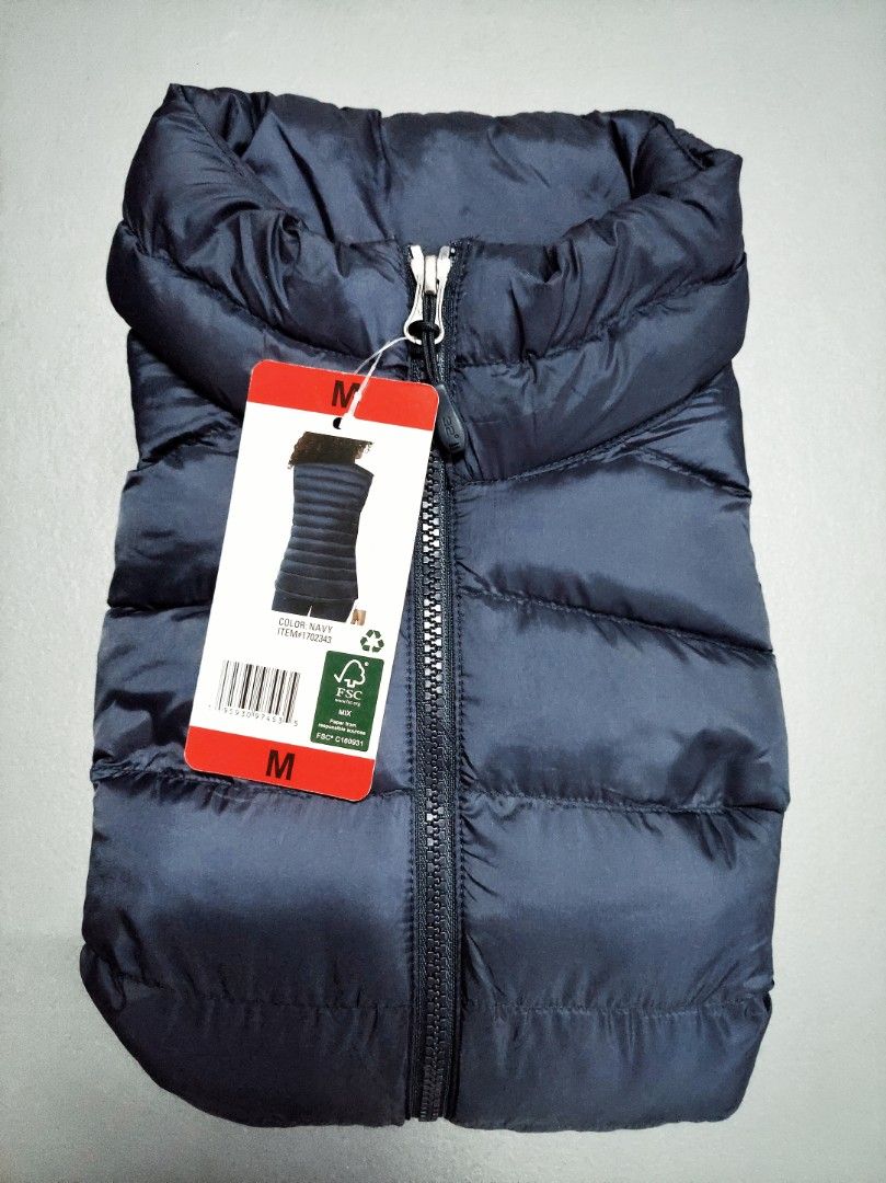 Down Vest (Category: Coats, Jackets and Outerwear) located in Manila. Submitted by igetrinidad (Listing ID 1381593721, Image 3). Description: 32 Degrees Heat (brand) Down Vest (Women's) Condition & Item Details: 💯 Brand New 📍From U.S. ● Size: Medium 🗓 Bought 2025 🔵 Color: Blue 📏 Approx. dimensions: - Body 19 in. - Length (vertical) 25 in. ● Personal belonging 🏷 With tag RFS (reason for selling): This is supposed to be for my mom but it does