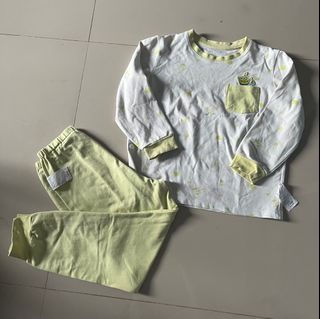 (Kategori: ) berada di . Dikirim oleh bampipreloved (ID iklan 1381560578, Gambar 1). Deskripsi: .