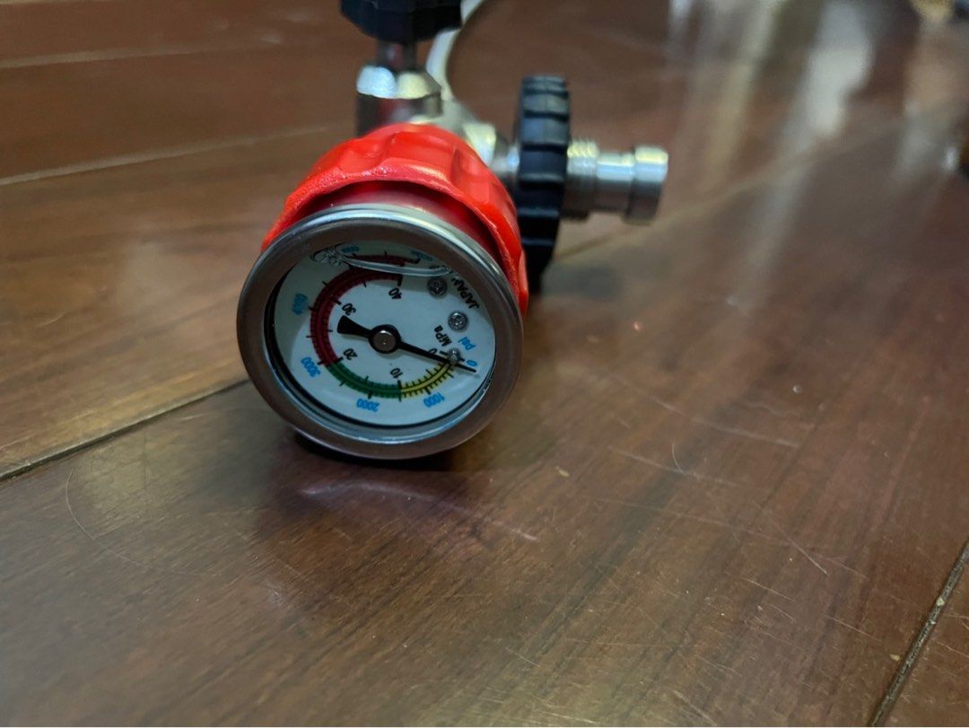由 any012 (刊登 ID 1380093847，圖片 3) 提交，位於 台北市 (Taipei) 的 6L高壓鋼瓶4500psi (類別：其他運動配件)，說明：6L高壓鋼瓶4500psi 沒頭 自取1500。