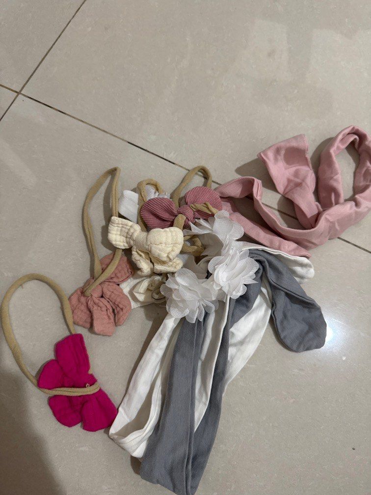 8 pcs Bando Bayi (Kategori: Orang Tua, Bayi & Anak - Lainnya) berada di Tangerang. Dikirim oleh prelovedallbu (ID iklan 1381570214, Gambar 1). Deskripsi: dapet 8 masih bagus.
