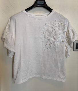 立體車花米白上衣64205028398595110