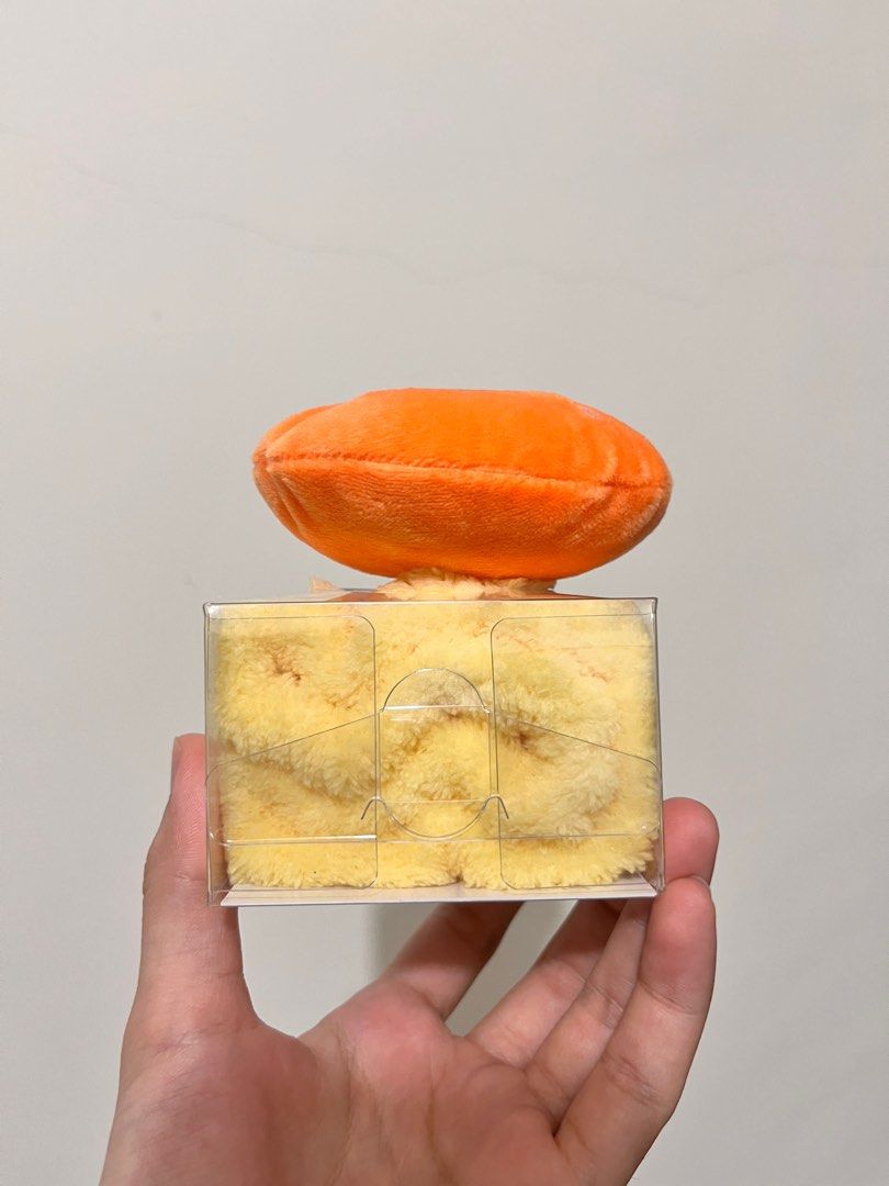 由 egg0813 (刊登 ID 1381480654，圖片 2) 提交，位於 新竹縣 (Hsinchu County) 的 韓國🇰🇷 橘子🍊 洗臉 化妝 造型 髮帶（正韓 甘川洞文化村購入） (類別：美髮清潔與護理)，說明：👉共兩個，一個180，兩個優惠價330‼️。