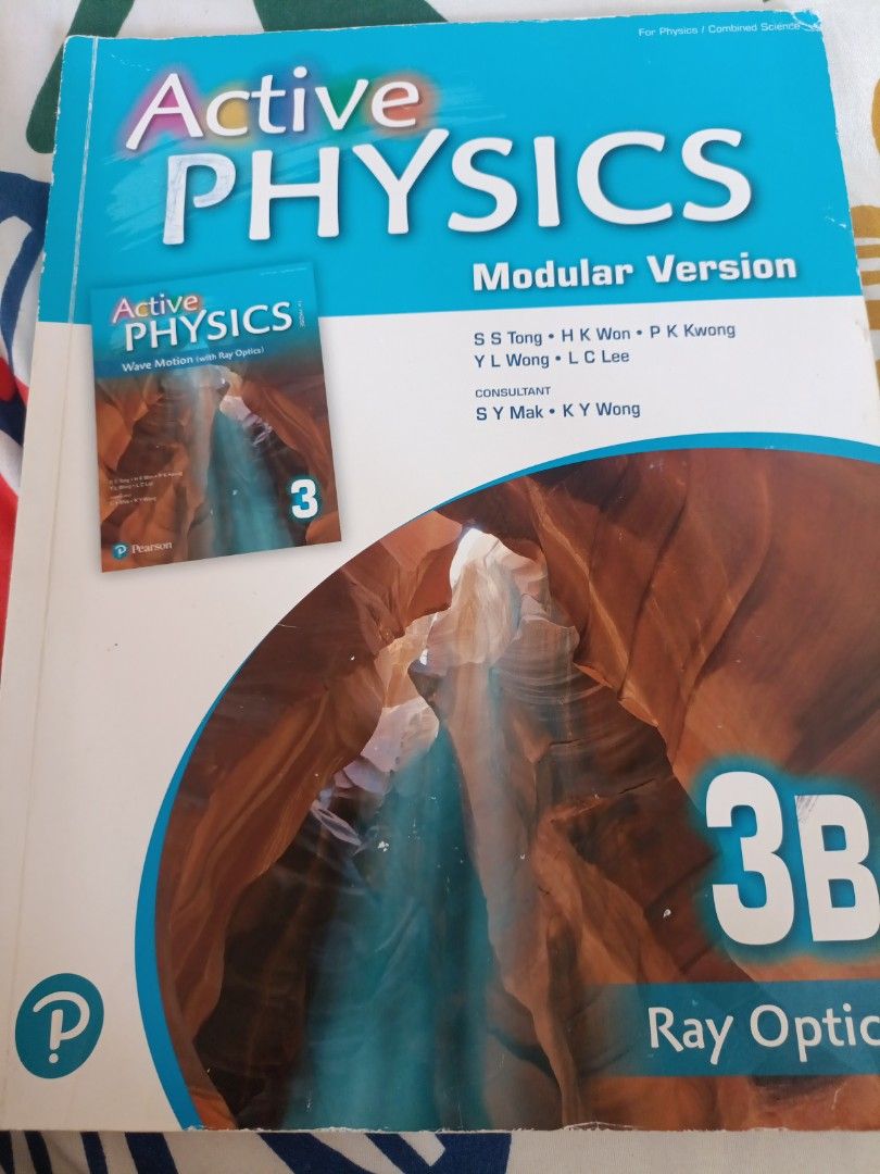 Active Physics Modular Version 3B （分類：教科書）位於 Hong Kong。 由 shawarmaman 提交（商品編號 1381506647，圖片 1）。簡介： No writing inside, only minor defects and fades on the cover。