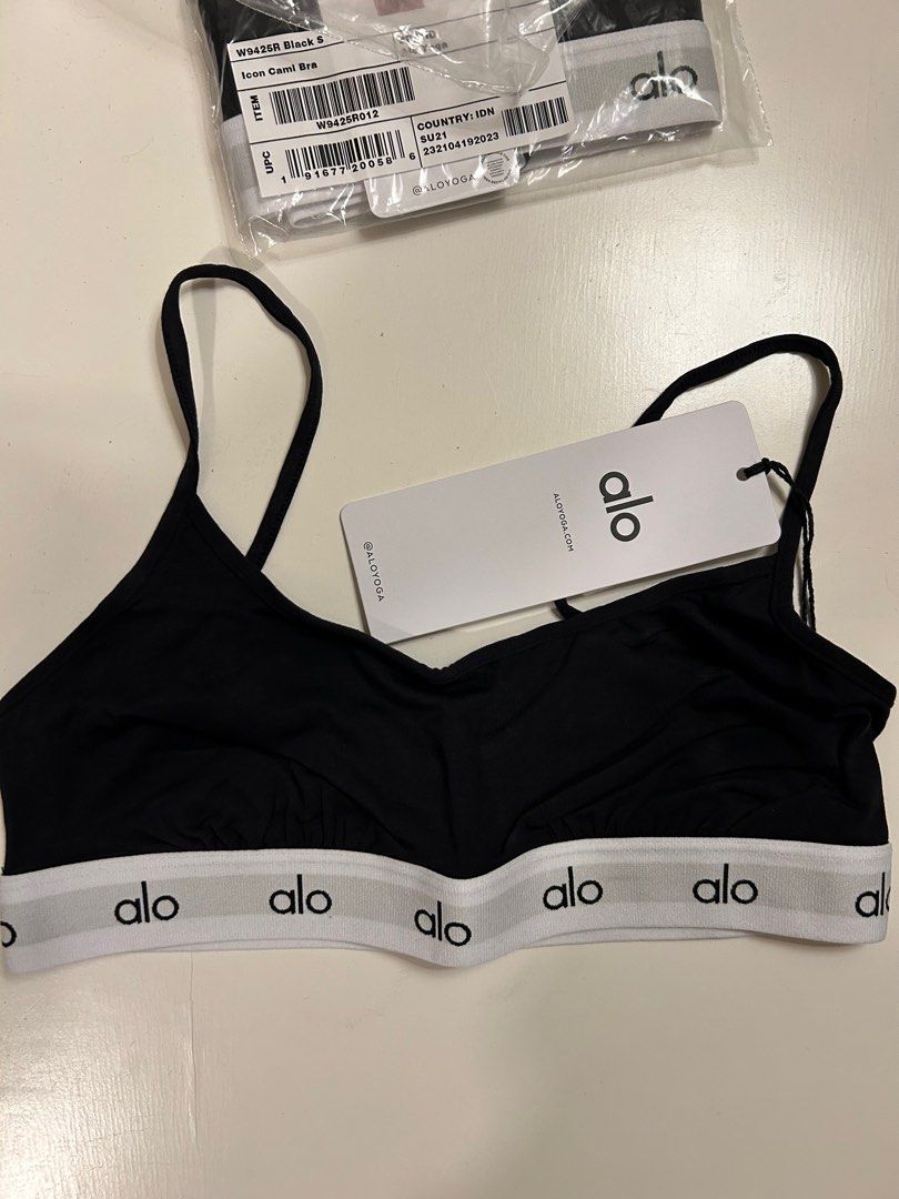 Alo Yoga Icon Cami Bra (Category: Activewear) located in Angeles City. Submitted by mycl0set (Listing ID 1381519131, Image 1). Description: 2 Black 1 White - not in photo.