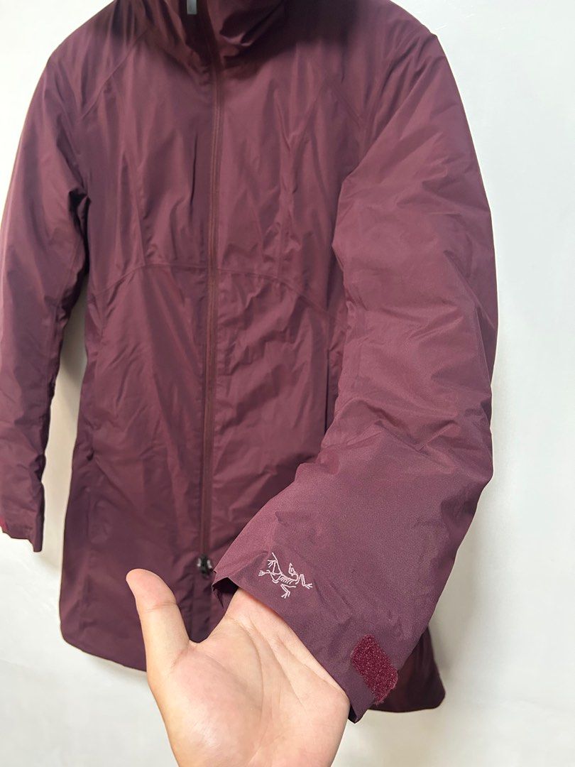 ARCTERYX Jacket (Category: Coats, Jackets and Outerwear) located in Calamba. Submitted by jannstuff (Listing ID 1381477567, Image 3). Description: ARCTERYX Women’s Windstopper Sylva Parka Coat Sample Size M Brand New Condition Price: 4000 + shipping fee Measurement: Length: 35 Width: 17 Dm.