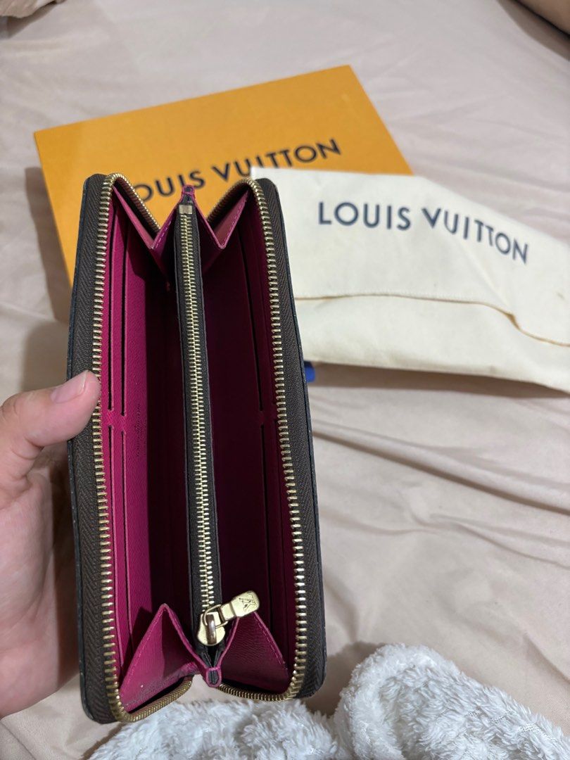 Authentic LV Clemence Wallet Bloominb Flower (Category: Luxury Bags & Wallets) located in Quezon City. Submitted by griveraa1224 (Listing ID 1381590859, Image 2). Description: Authentic LV Clemence Wallet Bloominb Flower Preloved Lightly used With box, dustbag & paper bag! .