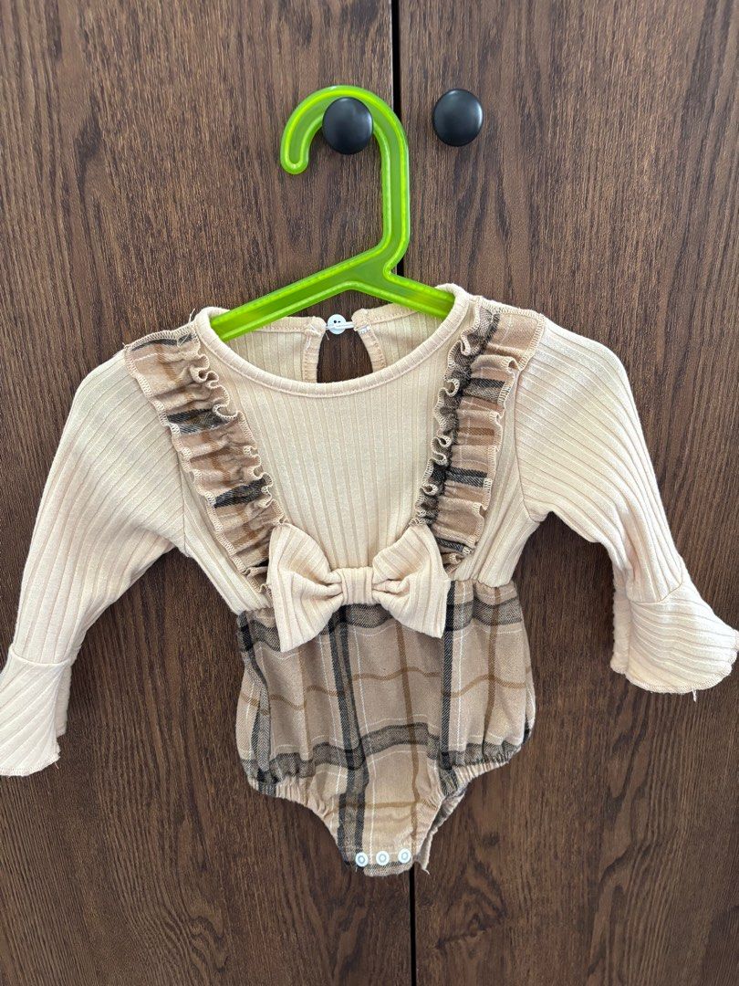 baby top (Category: Babies & Kids Fashion) located in Kuala Lumpur. Submitted by mustaqimmahassan89 (Listing ID 1381590510, Image 2). Description: sell these three for rm 50.