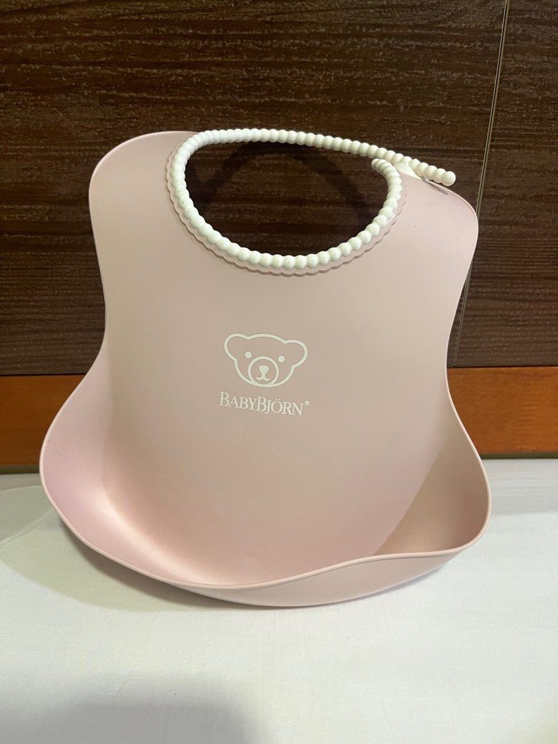 Babybjorn Bib (Category: Weaning & Toddler Feeding) located in Subang Jaya. Submitted by al_pitrelli (Listing ID 1381536948, Image 1). Description: Babybjorn Bib.