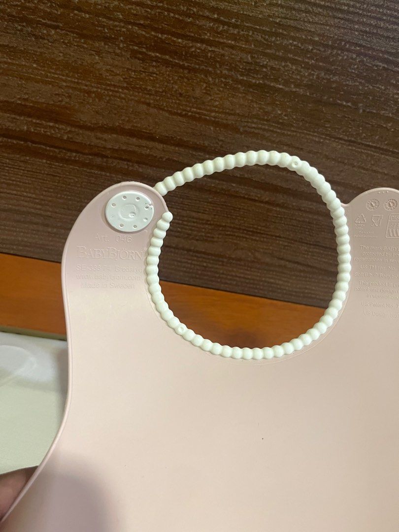 Babybjorn Bib (Category: Weaning & Toddler Feeding) located in Subang Jaya. Submitted by al_pitrelli (Listing ID 1381536948, Image 3). Description: Babybjorn Bib.