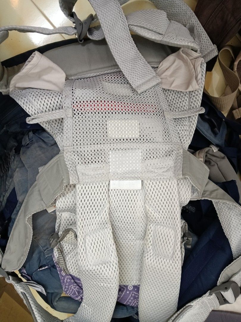 BABYBJORN Carriers (Category: Carriers & Slings) located in Batu Pahat. Submitted by noorfazliza (Listing ID 1381597949, Image 3). Description: good condition.