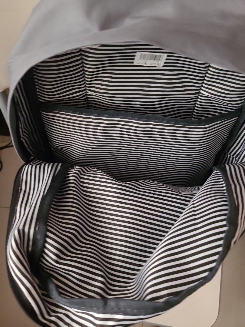 Backpack (Category: Backpacks) located in Singapore. Submitted by angi20 (Listing ID 1381465531, Image 3). Description: brand new back pack for school / leisure purchased wrongly hence selling can fit a4suitable for secondary or primary school use as well 42 cm x 32 x 12.
