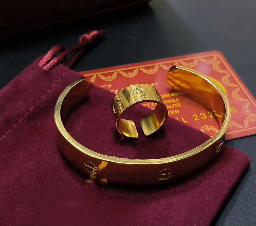 bangle gold (Category: Bracelets) located in Makati City. Submitted by Musthevs (Listing ID 1381463690, Image 1). Description: ✔️Set for 1,500 ✔️Titanium steel ✔️Thick hardware.