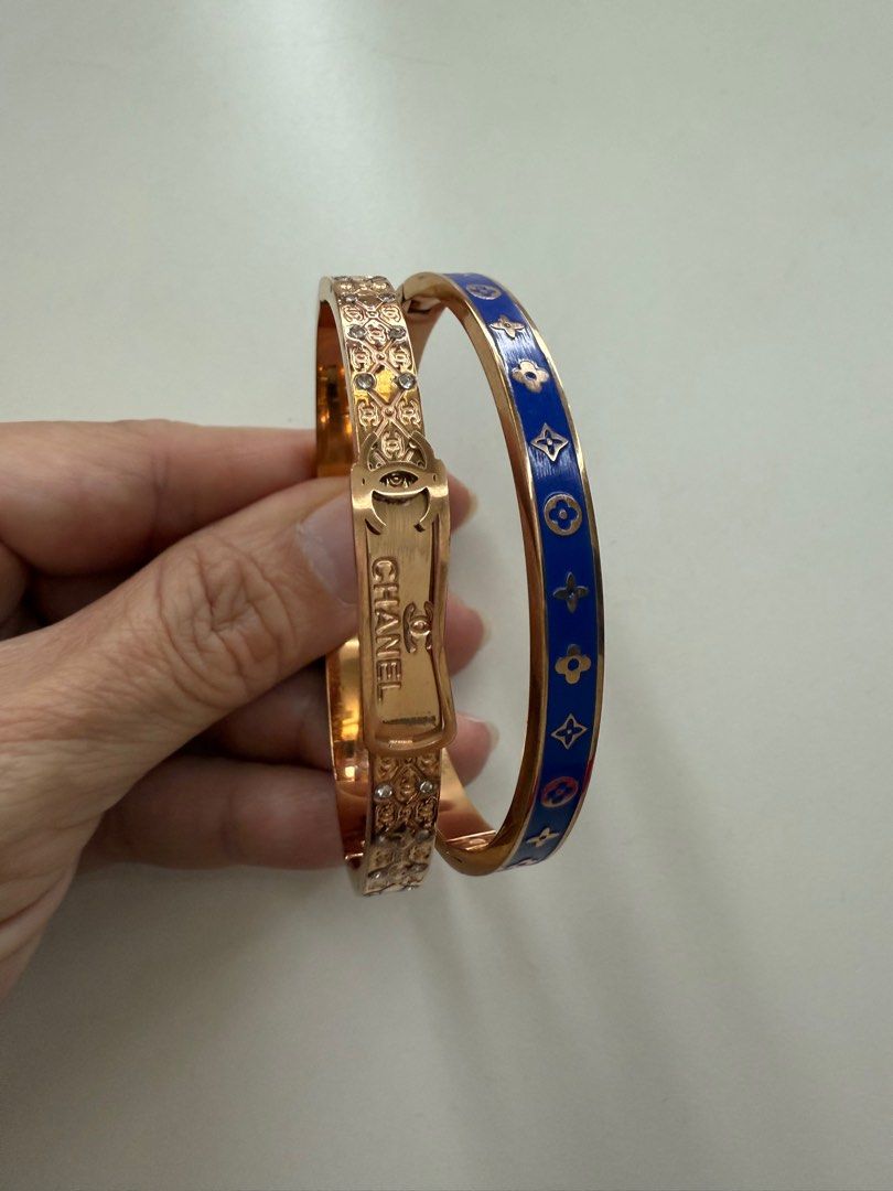 Bracelet Bangles Stack (Category: Accessories) located in Singapore. Submitted by carmelia (Listing ID 1381533960, Image 2). Description: Selling them as a stack..