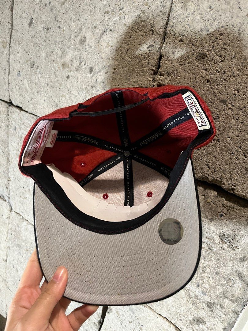Cap (Category: Caps & Hats) located in Paranaque City. Submitted by squackling (Listing ID 1381615039, Image 3). Description: Was just given, doesn’t suit me - Mitchell & Ness, Nostalgia and Co. - hard cap.