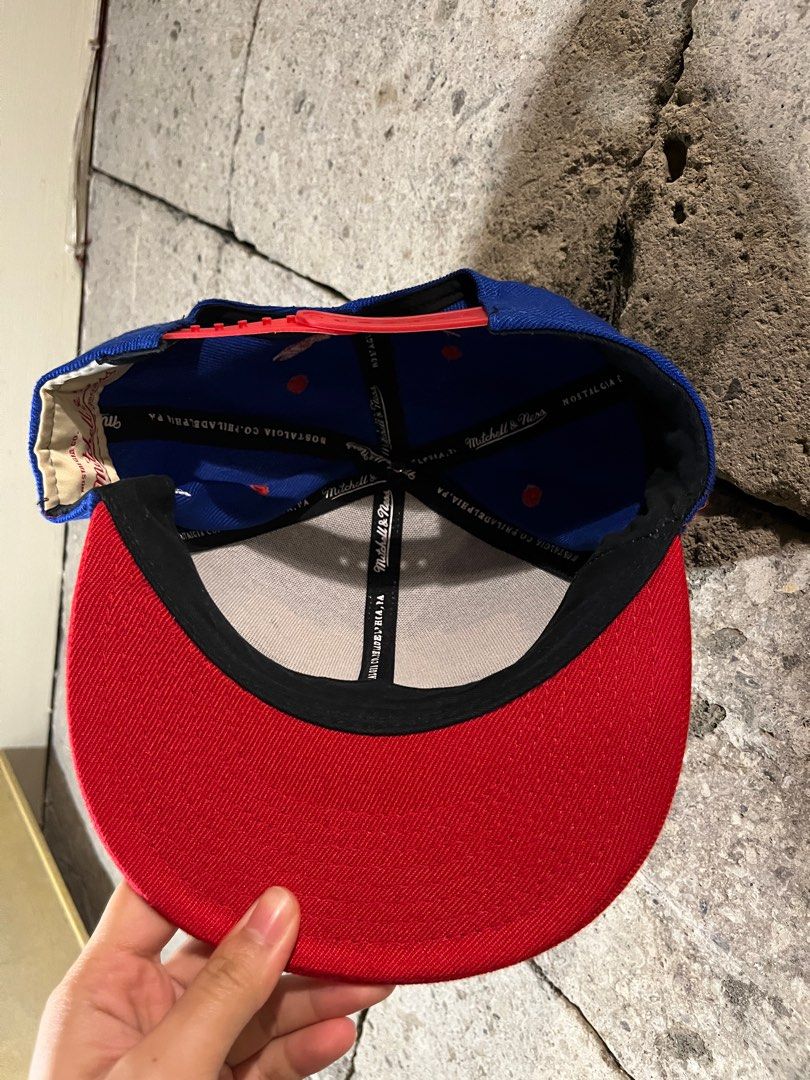 cap (Category: Caps & Hats) located in Paranaque City. Submitted by squackling (Listing ID 1381630948, Image 3). Description: - cute cap - doesn’t fit me .