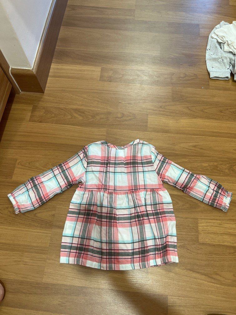 Carter’s Girls Set blouse + long pants 18m (Category: Babies & Kids Fashion) located in Kuala Lumpur. Submitted by eeloise (Listing ID 1381536909, Image 3). Description: As per pictures no tag but brand new . washed for baby to wear but didn’t use at all and she’s too big to use now . clearing wardrobe . .