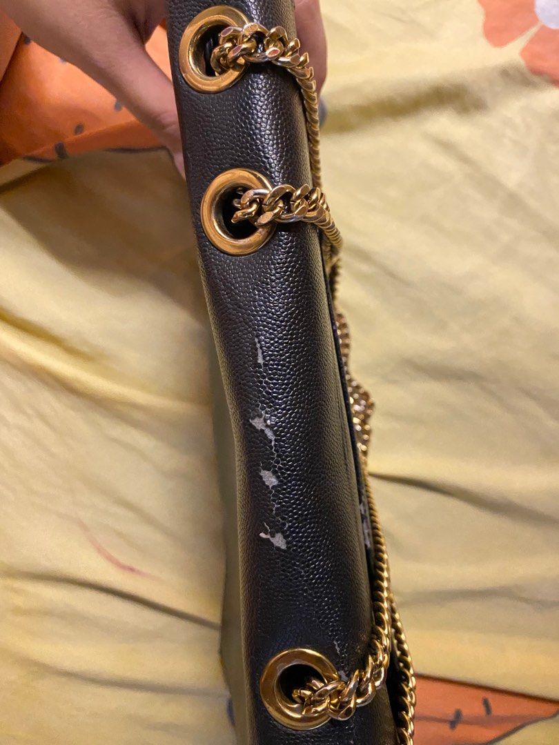 Charles & Keith shoulder bag (Category: Shoulder Bags) located in Caloocan City. Submitted by declutter.camille (Listing ID 1381483160, Image 3). Description: Handle can be adjusted for shoulder bag or handbag. Just needs some cleaning .