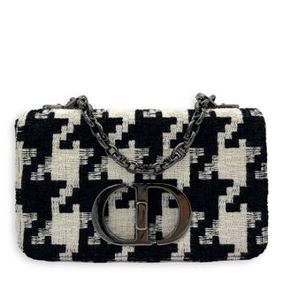 (Category: ) located in . Submitted by carousellluxury (Listing ID 1381368020, Image 1). Description: .