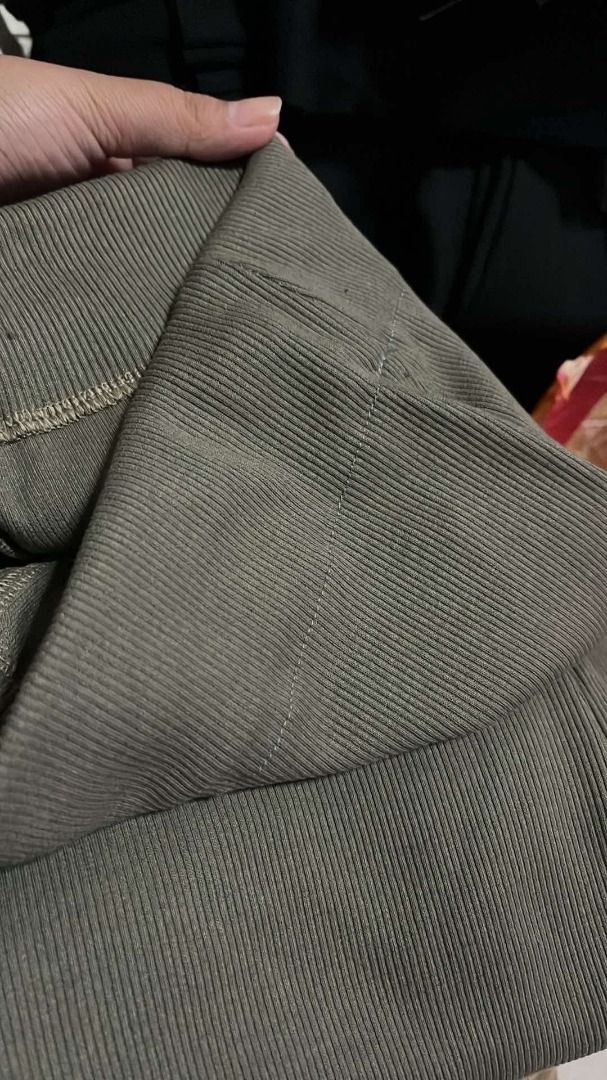 Cotton Knitted Trouser (Uniqlo inspired) (Category: Other Bottoms) located in San Manuel. Submitted by byjutiful30 (Listing ID 1381588488, Image 3). Description: HARPER PANTS /TROUSER by UNIQLO -makapal at quality ang tela, same na same talaga nung nasa uniqlo W/ ADJUSTABLE STRING size Medium to Large FLOWY YAN KAYA SURE ANG GANDA! MESSAGE ME FOR MORE DETAILS 🎀.