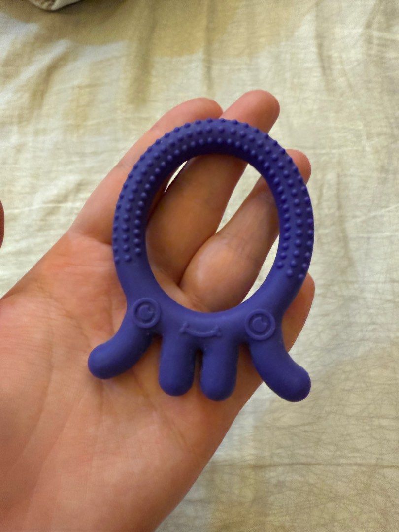 Dr. Brown's Flexees Friends Octopus Teether Purple (Category: Soothers & Pacifiers) located in Quezon City. Submitted by jalt95 (Listing ID 1381601754, Image 3). Description: Dr. Brown's Flexees Friends Octopus Teether, Purple Bought from SM Baby Company Dr. Brown's Used for only 2 months Please wash and sterilize before use .