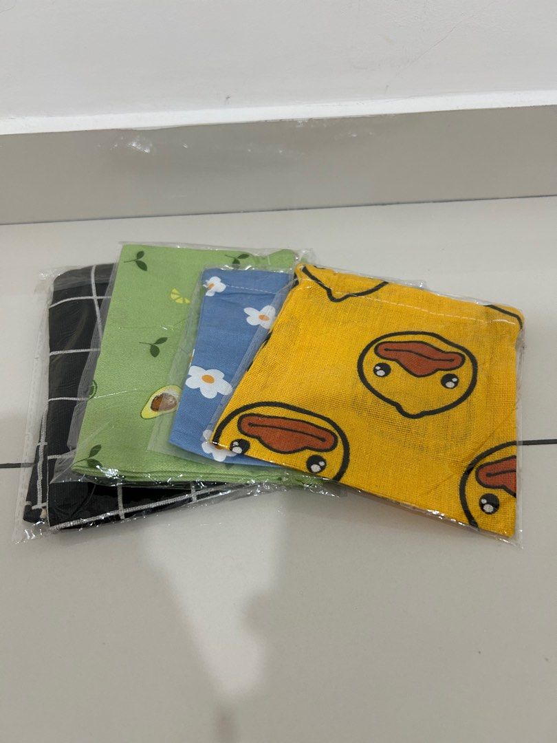 Drawstring Pouch (Bundle) (Category: Purses & Pouches) located in Singapore. Submitted by jasminetwx (Listing ID 1381477908, Image 1). Description: I have 4 drawstring pouch with different design and 2 sizes Material: Cotton Linen Small size: 14cm x 16cm Medium size: 20cm x 25cm $2-3 each and $7 in total if taking all of them..