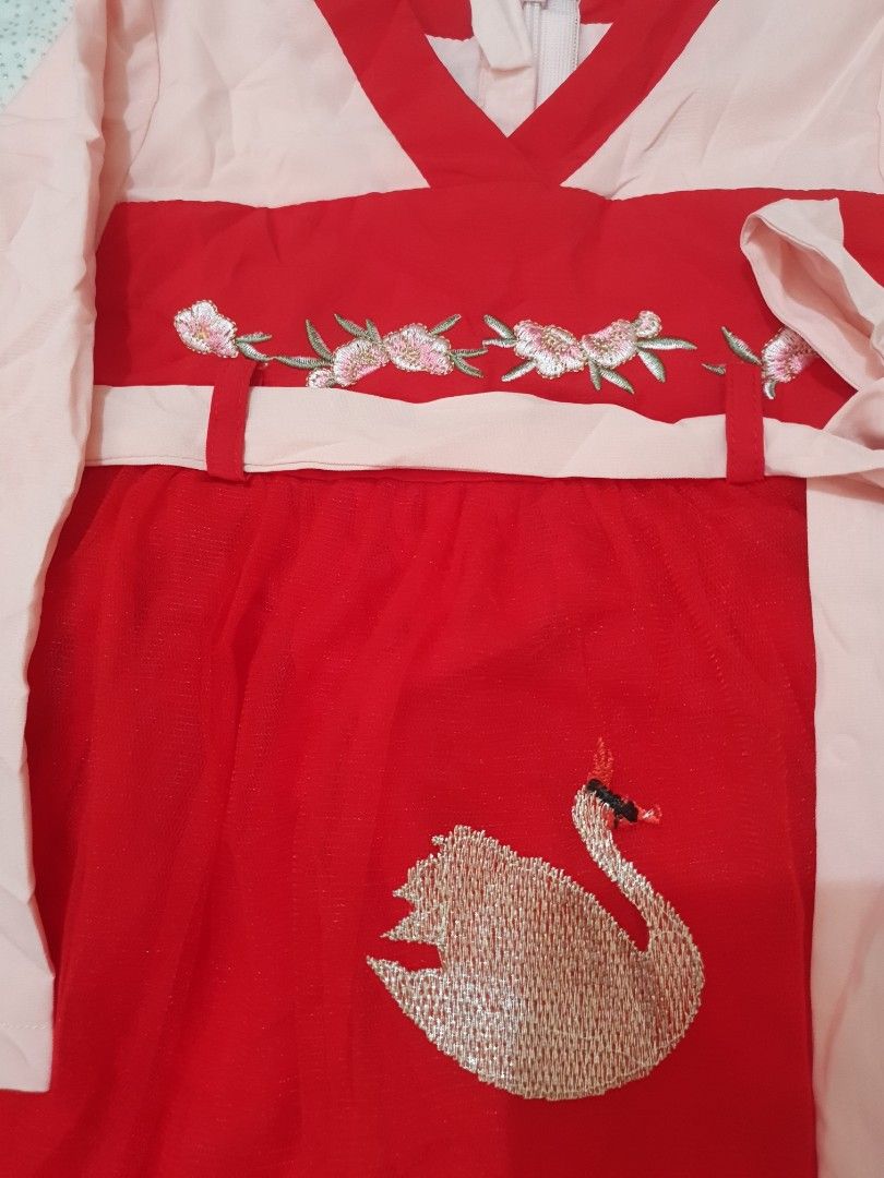 Dres tutu merah bordir (Kategori: Baju Bayi) berada di Bekasi. Dikirim oleh frisilfashionn (ID iklan 1381555538, Gambar 3). Deskripsi: dresa unik vintage sz 1-2 thn.