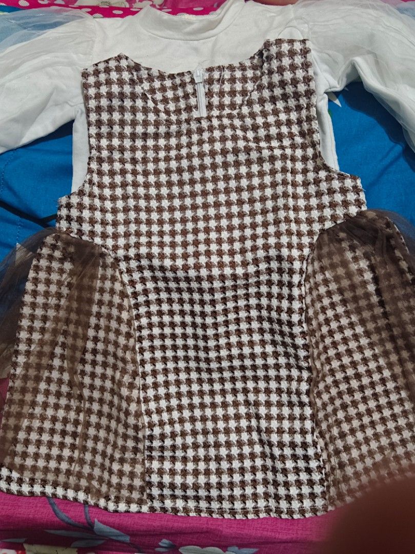 Dress (Kategori: 1 hingga 3 tahun) berada di Jakarta Pusat. Dikirim oleh iyanevilah81479 (ID iklan 1381580941, Gambar 1). Deskripsi: hanya beberpa kali dipakai..